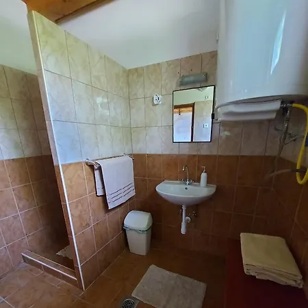 Szenkeparti Vendeghaz Penyige