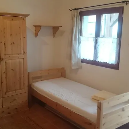Szenkeparti Vendeghaz