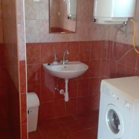 Szenkeparti Vendeghaz Guest house Penyige