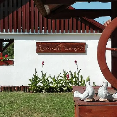 Szenkeparti Vendeghaz * Penyige