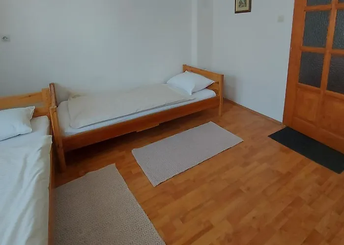 Szenkeparti Vendeghaz